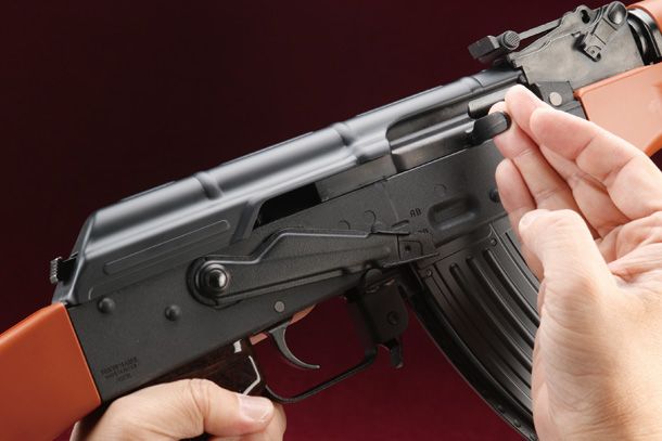 日本人気超絶の 東京マルイ ガスブローバック AKM michelephoenix.com