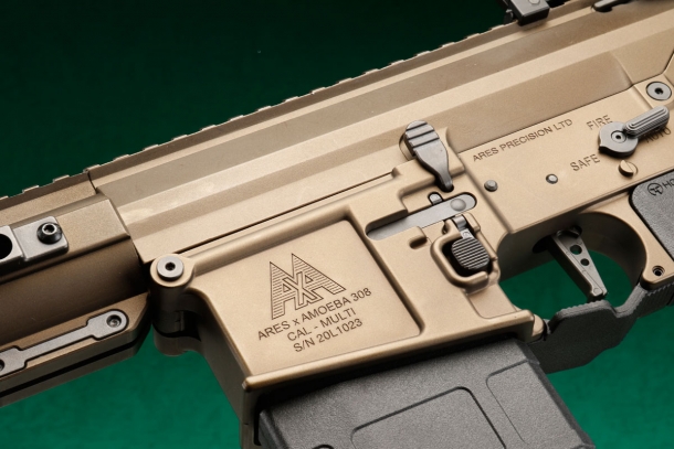 オリジナルデザインの豪華仕様電動ガン「ARES×AMOEBA AR308M