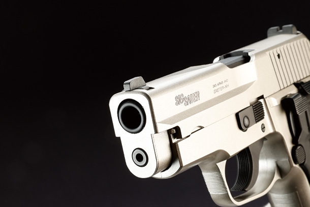 タナカ SIG P228 エボリューション2“ウォームシルバーコーティング” オールヘビーウエイトモデルガン
