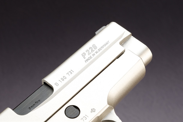 タナカ SIG P228 エボリューション2“ウォームシルバーコーティング” オールヘビーウエイトモデルガン