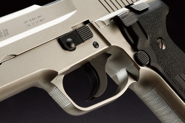 タナカ SIG P228 エボリューション2“ウォームシルバーコーティング” オールヘビーウエイトモデルガン