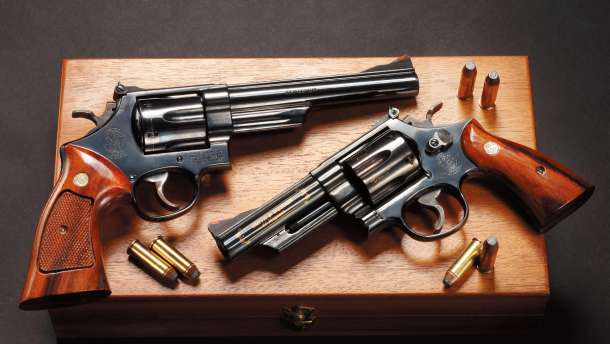 ゴールド リボルバー マグナム ゴールド リボルバー マグナム HFC SAVAGING BULL .357マグナム