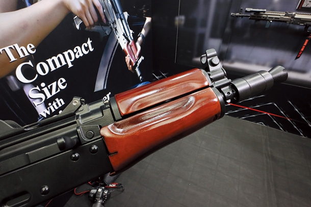 VFC   AVS74Uガスブローバックガン