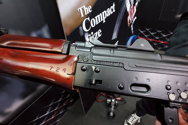 VFC   AVS74Uガスブローバックガン