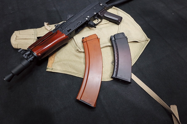 VFC   AVS74Uガスブローバックガン