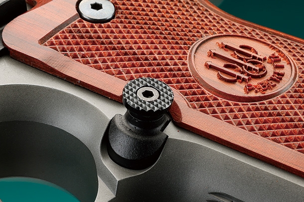 ウエスタンアームズ ベレッタM92FSブリガディアエリート 木製グリップ付き