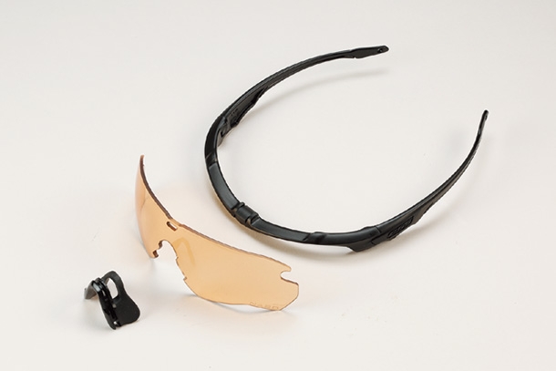 ESSアイウエアの特徴■レンズが交換できる