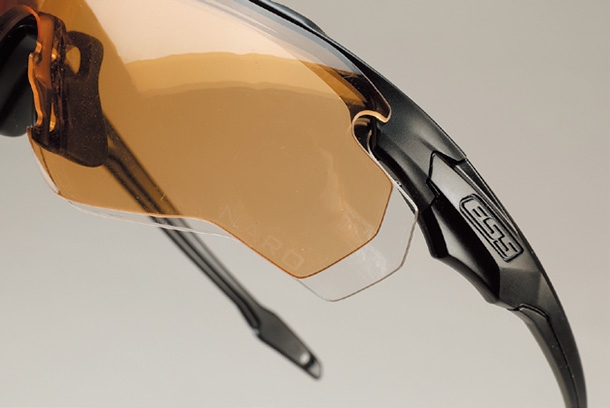 ESSアイウエアの特徴■レンズが交換できる