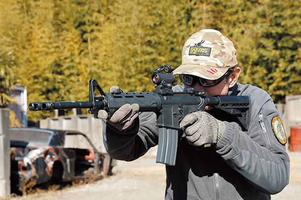 アームズマガジンライター自前のEVOLTで徹底レビュー