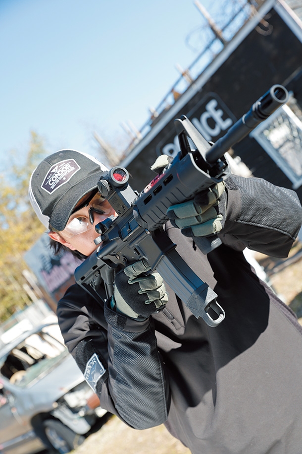 アームズマガジンライター自前のEVOLTで徹底レビュー