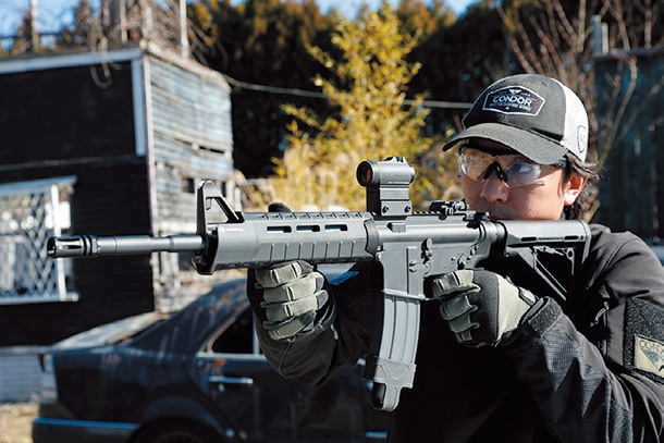 カスタマイズした自慢のEVOLTを二人で実射テスト！