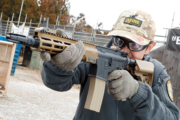 E&C GEISSELE SMR MK16 URG-I 9.5インチ（E-BOLT SYSTEM搭載）電動ガン デザートカラー（COLT Licensed）