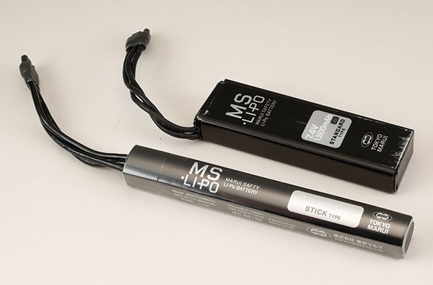 電動ガンで必要なアクセサリー「バッテリー」「充電器」