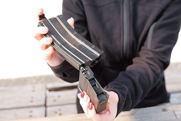 「ライフルの射撃準備」エアコッキングガン