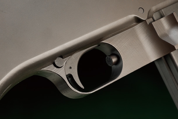 A!CTION ブローニングM1918A2 1/1スケールプラスチックモデル
