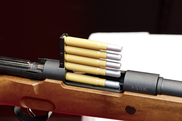 クラウンモデルKar98k ライブカート式エアコッキングガン