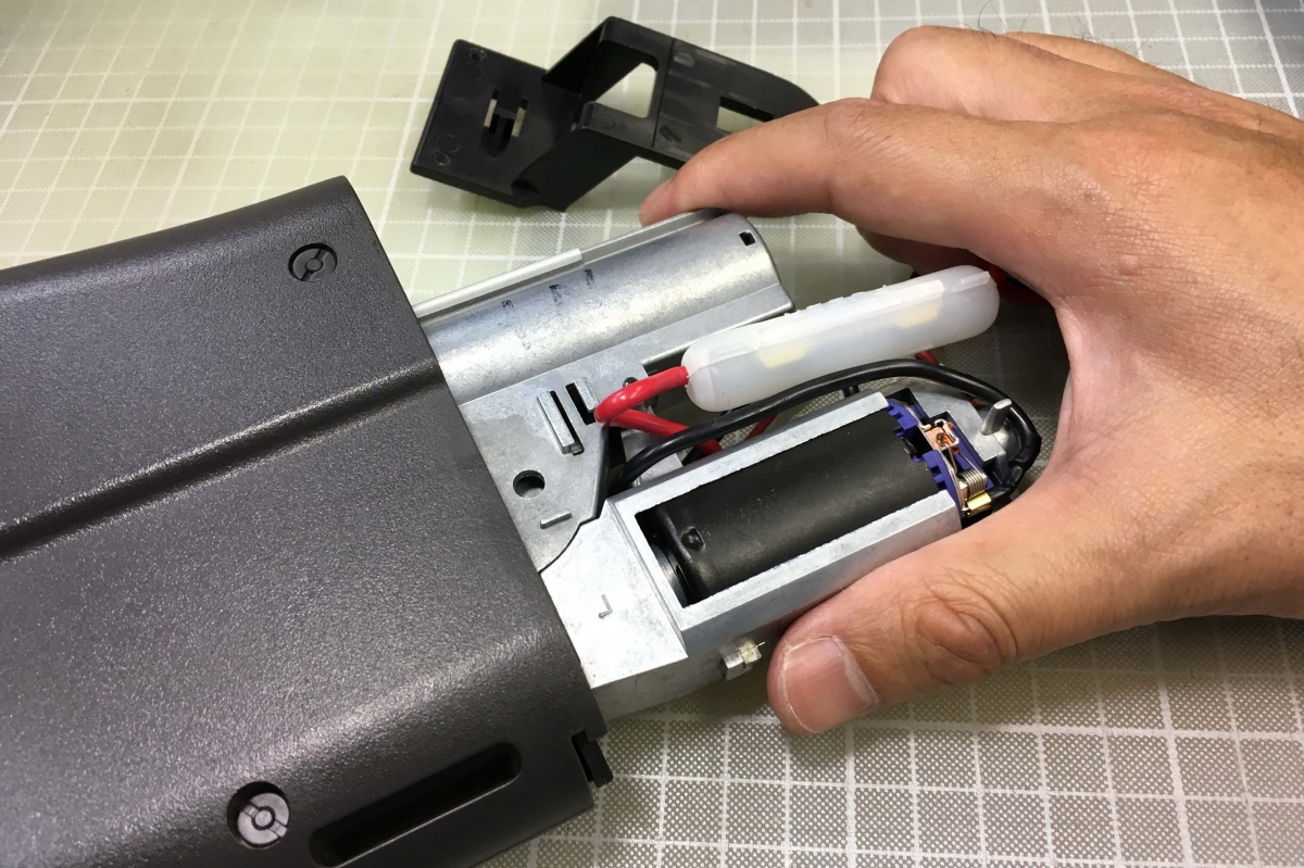 P-90ステルス化計画】4 ストック内部の状態を確認する[後編